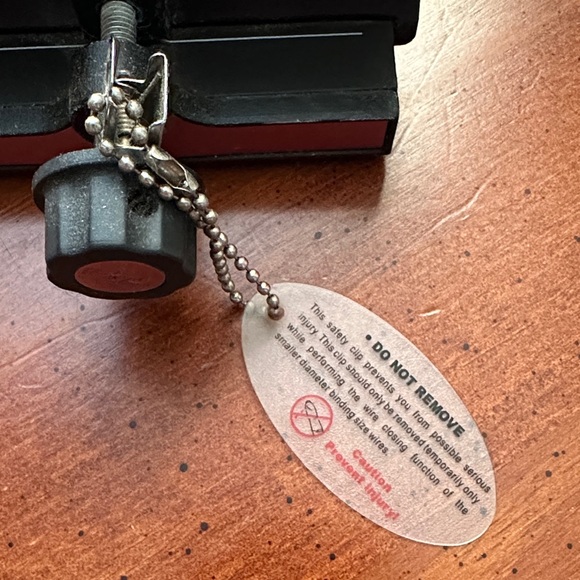 Pink Binding Machine - Picture 12 of 13